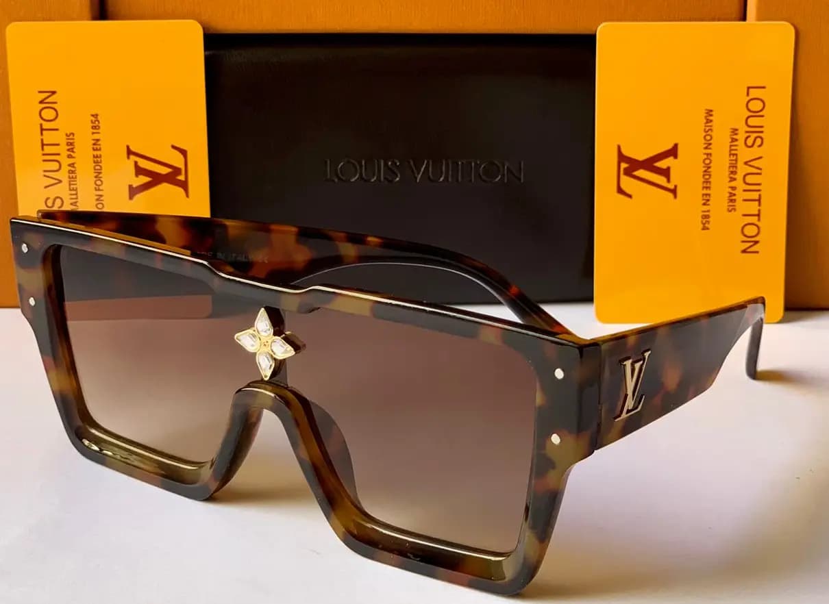 LOUIS VUITTON SUNGLASSES (UNISEX MODEL)