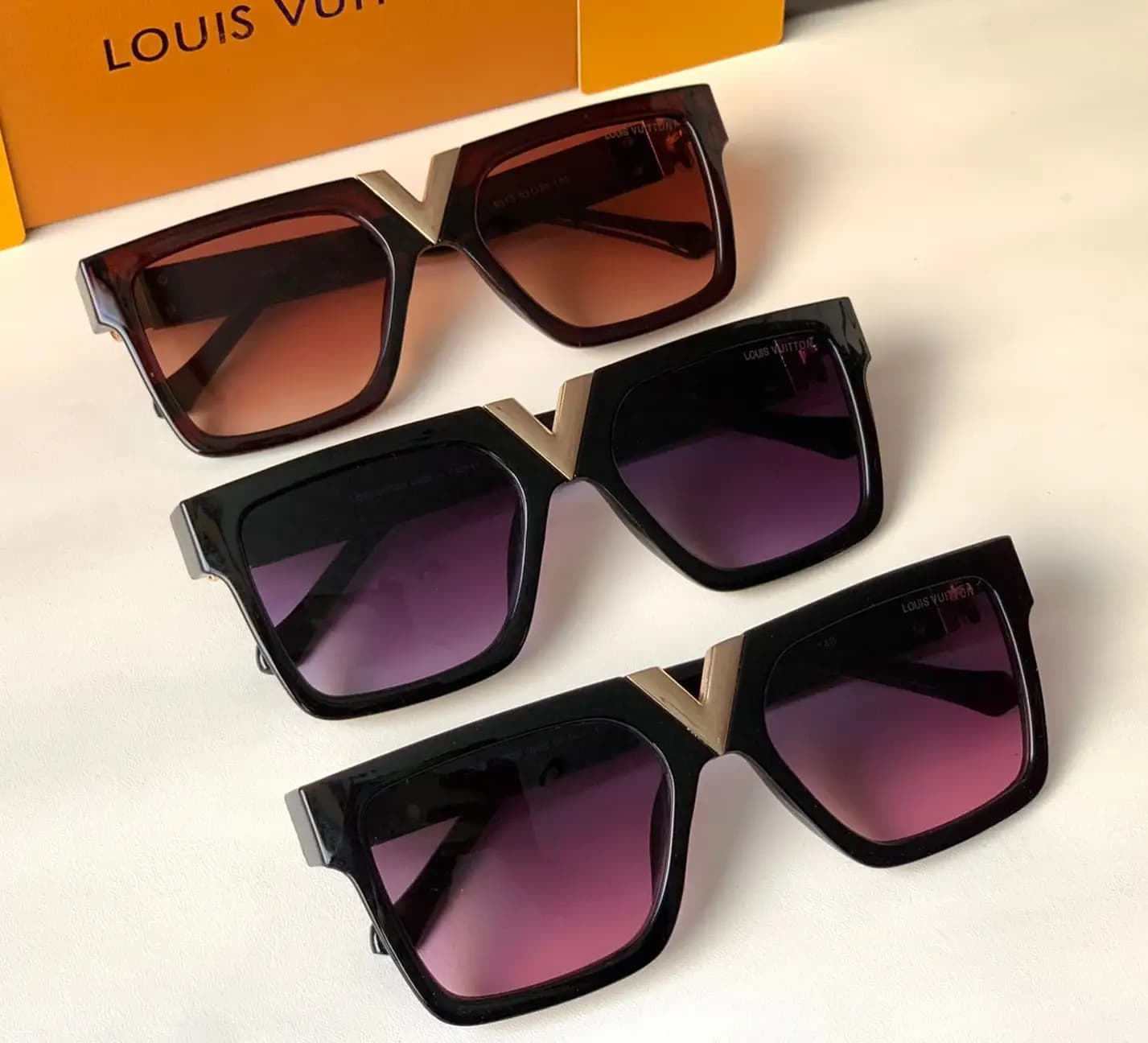 LOUIS VUITTON SUNGLASSES (UNISEX MODEL)
