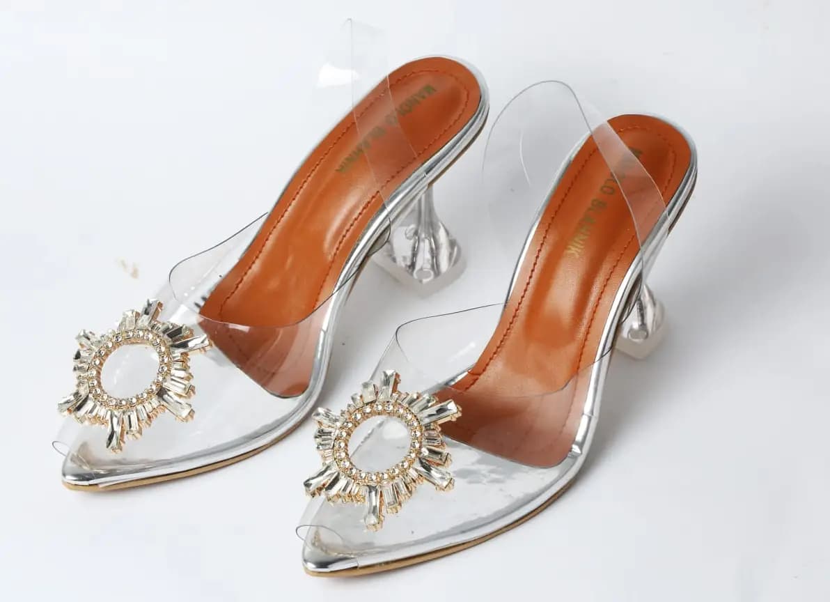 MANOLO BLAHNIK  Code-033