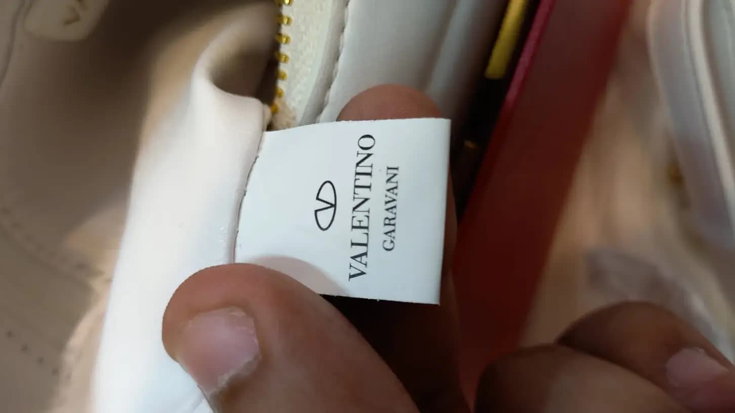 VALENTINO GARAVANI Code-007