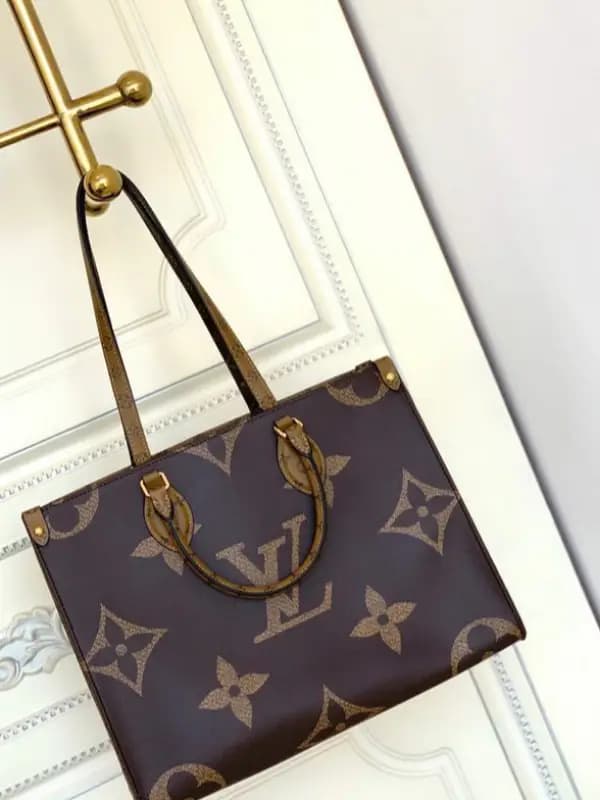 ONTHEGO  LOUIS VUITTON Code-053