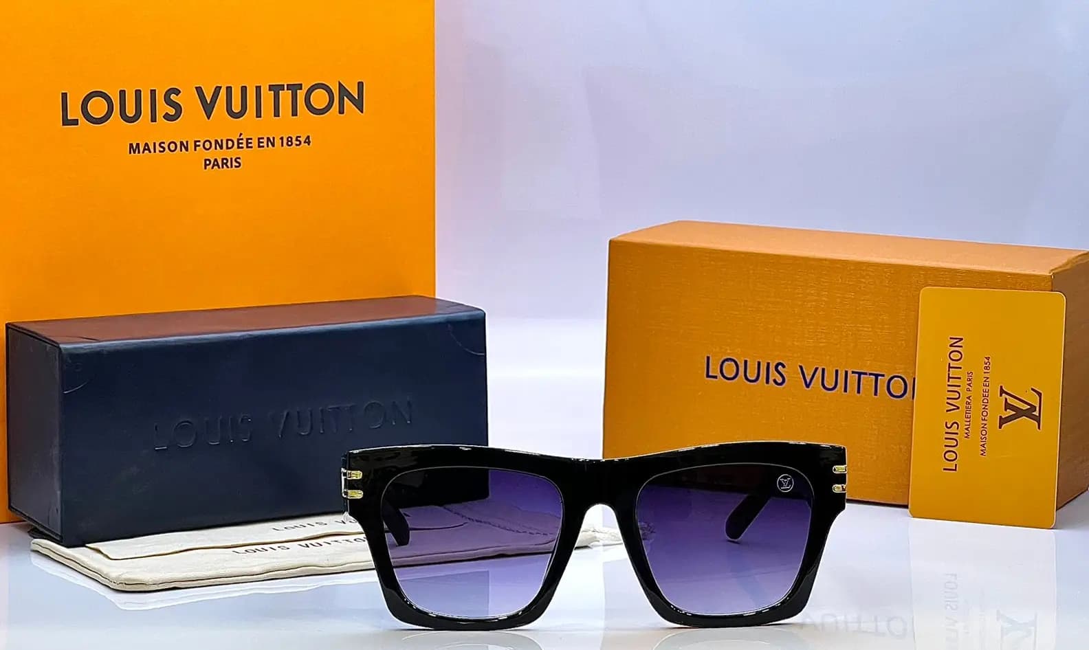 Louis Vuitton Sunglass   Unisex Model
