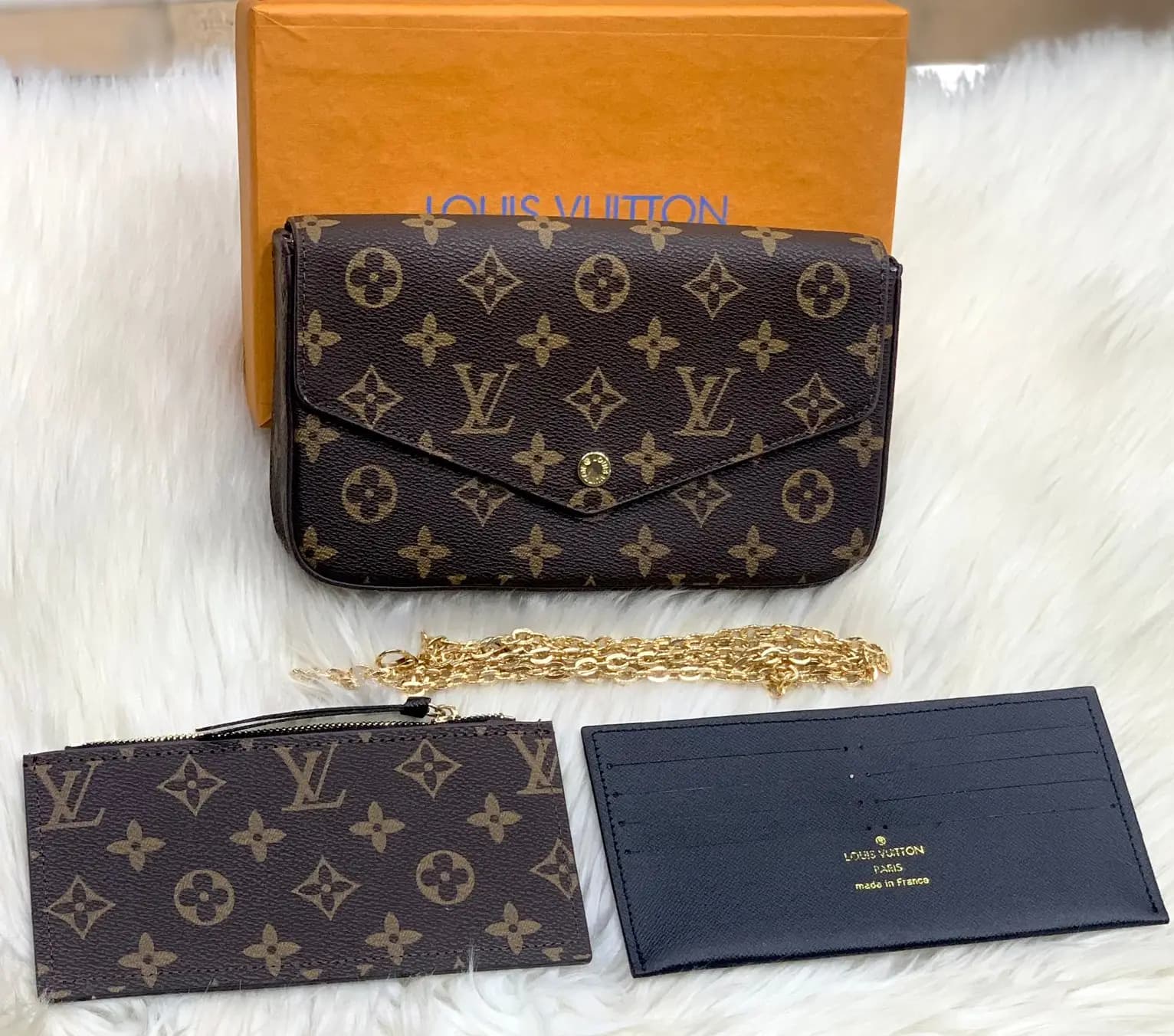 Louis Vuitton FLICIE POCHETTE Code-035