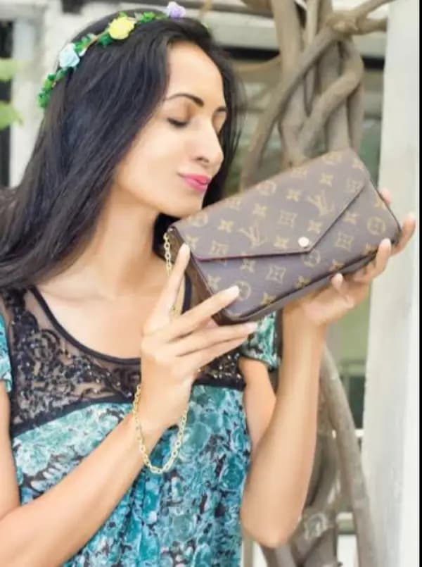 Louis Vuitton FLICIE POCHETTE Code-035