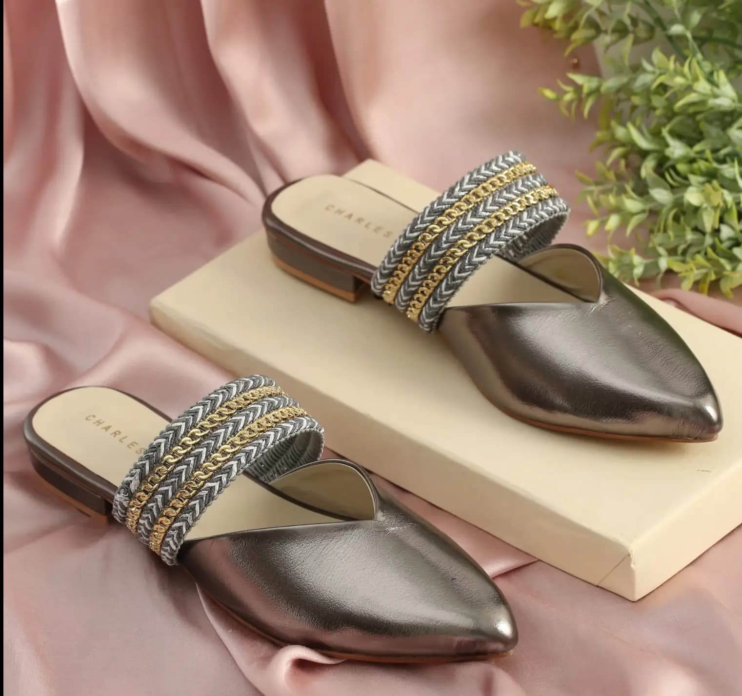  Charles and Keith Code-034