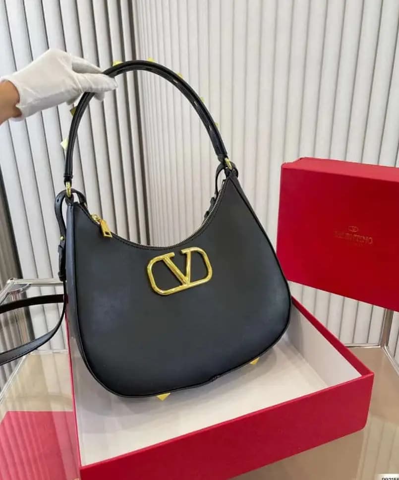 VALENTINO GARAVANI Code-007