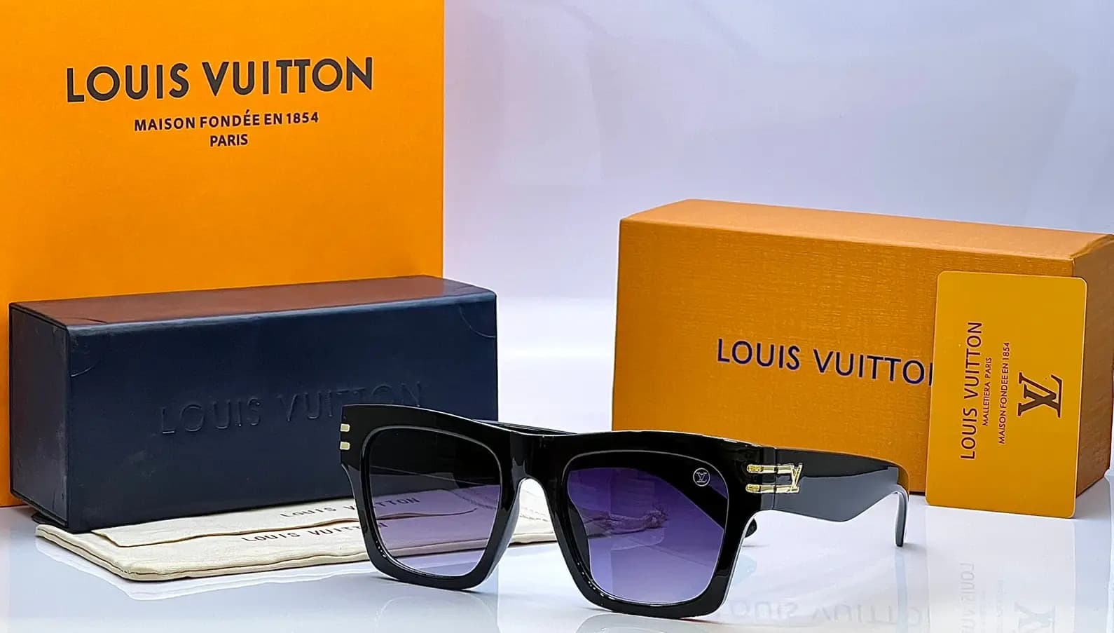 Louis Vuitton Sunglass   Unisex Model