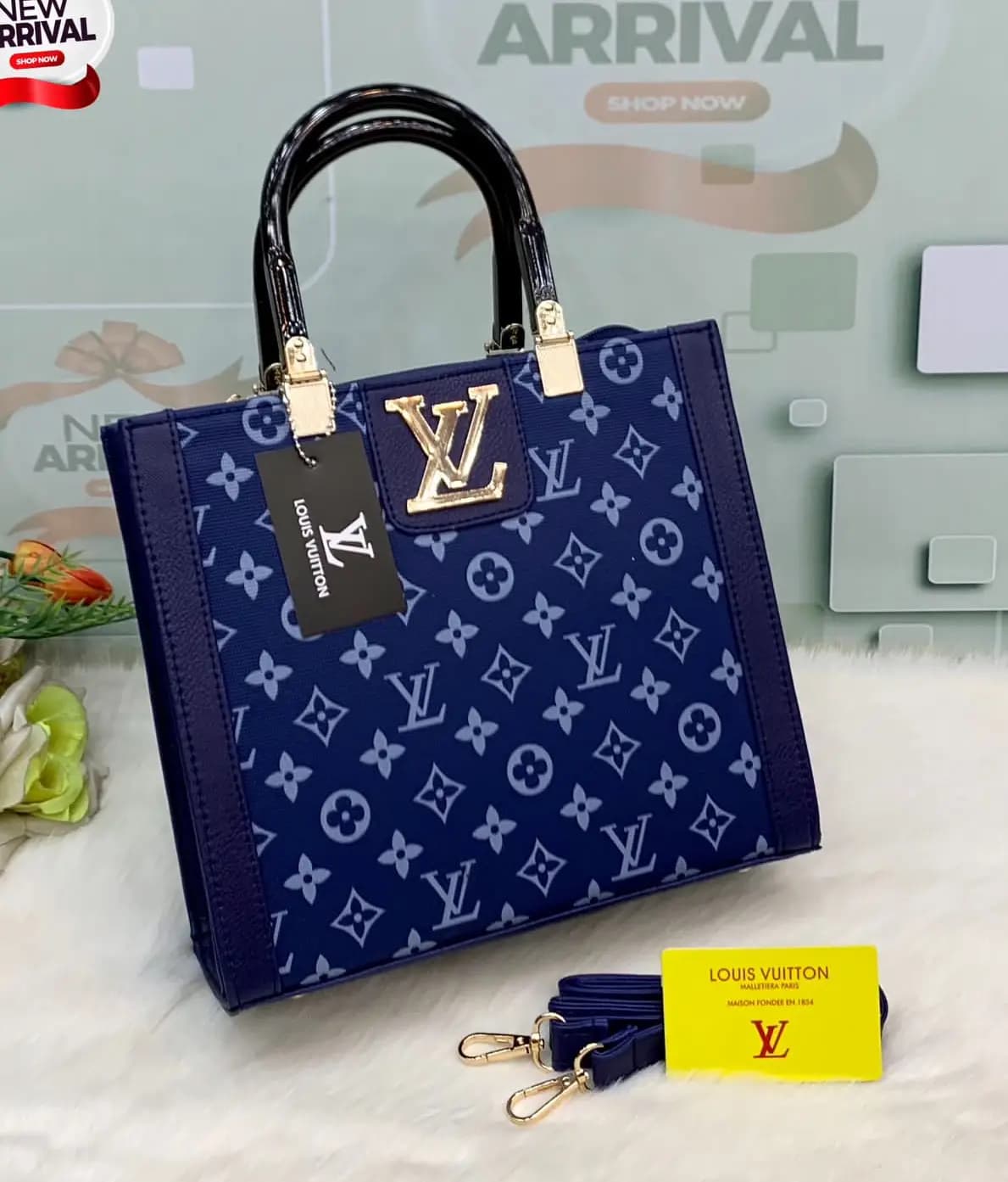   LOUIS VUITTON  