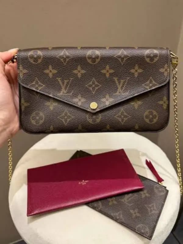 Louis Vuitton FLICIE POCHETTE Code-035