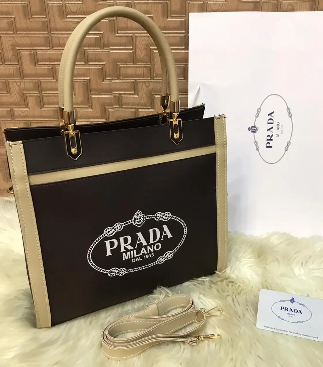 PRADA Code-005