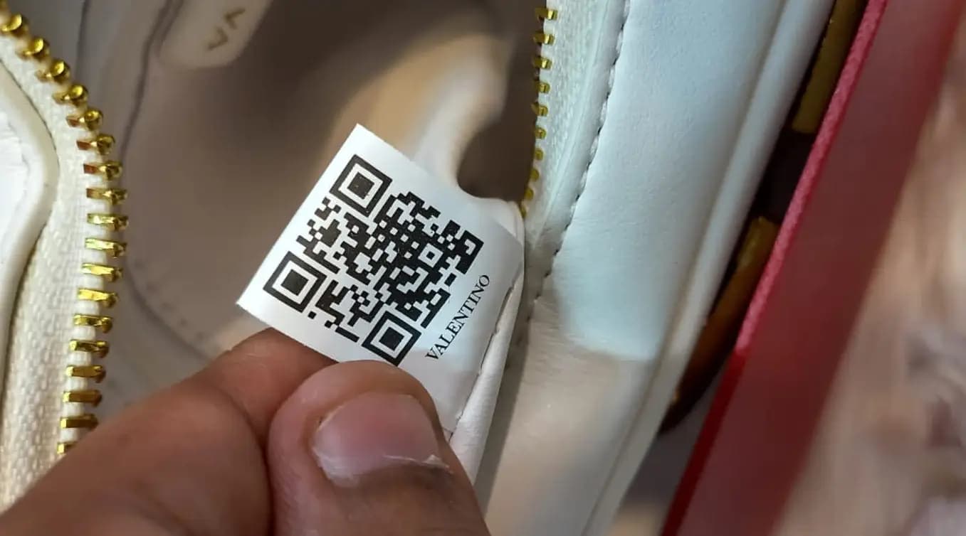 VALENTINO GARAVANI Code-007