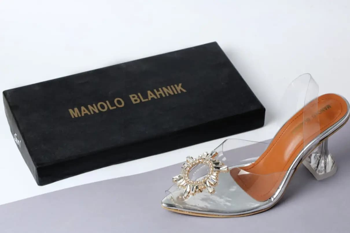 MANOLO BLAHNIK  Code-033