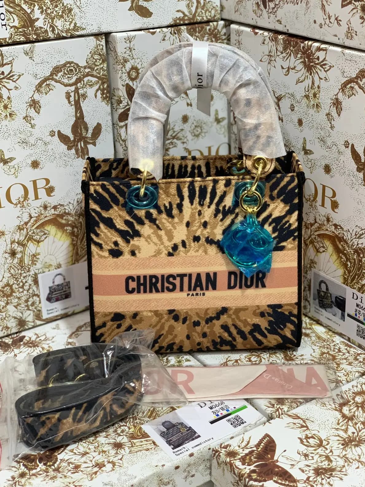 DIOR MEDIUM LADY D-LITE Code-040