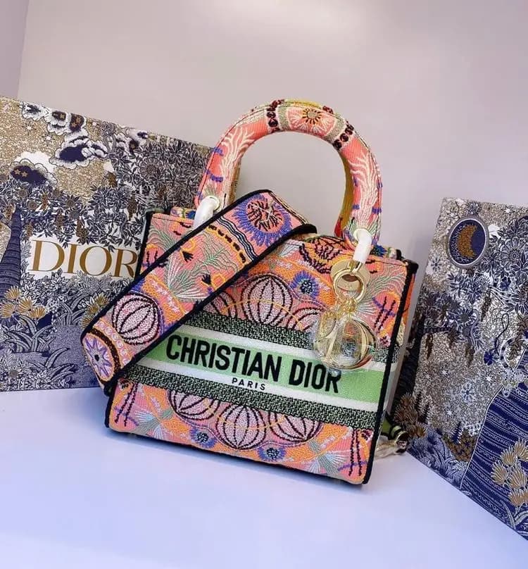 DIOR MEDIUM LADY D-LITE Code-040