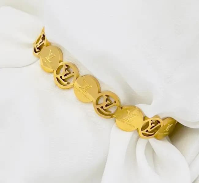 Branded bangle stainless Steel matirel wit valvat pouch