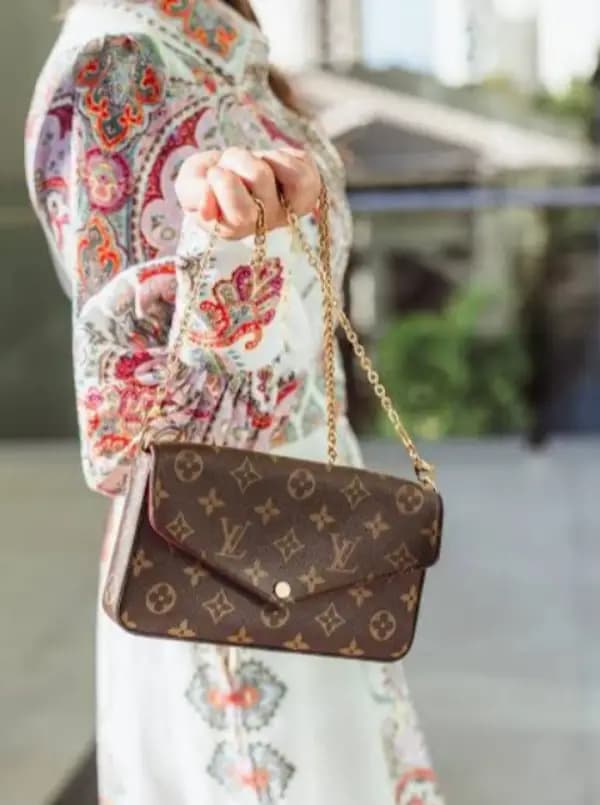 Louis Vuitton FLICIE POCHETTE Code-035
