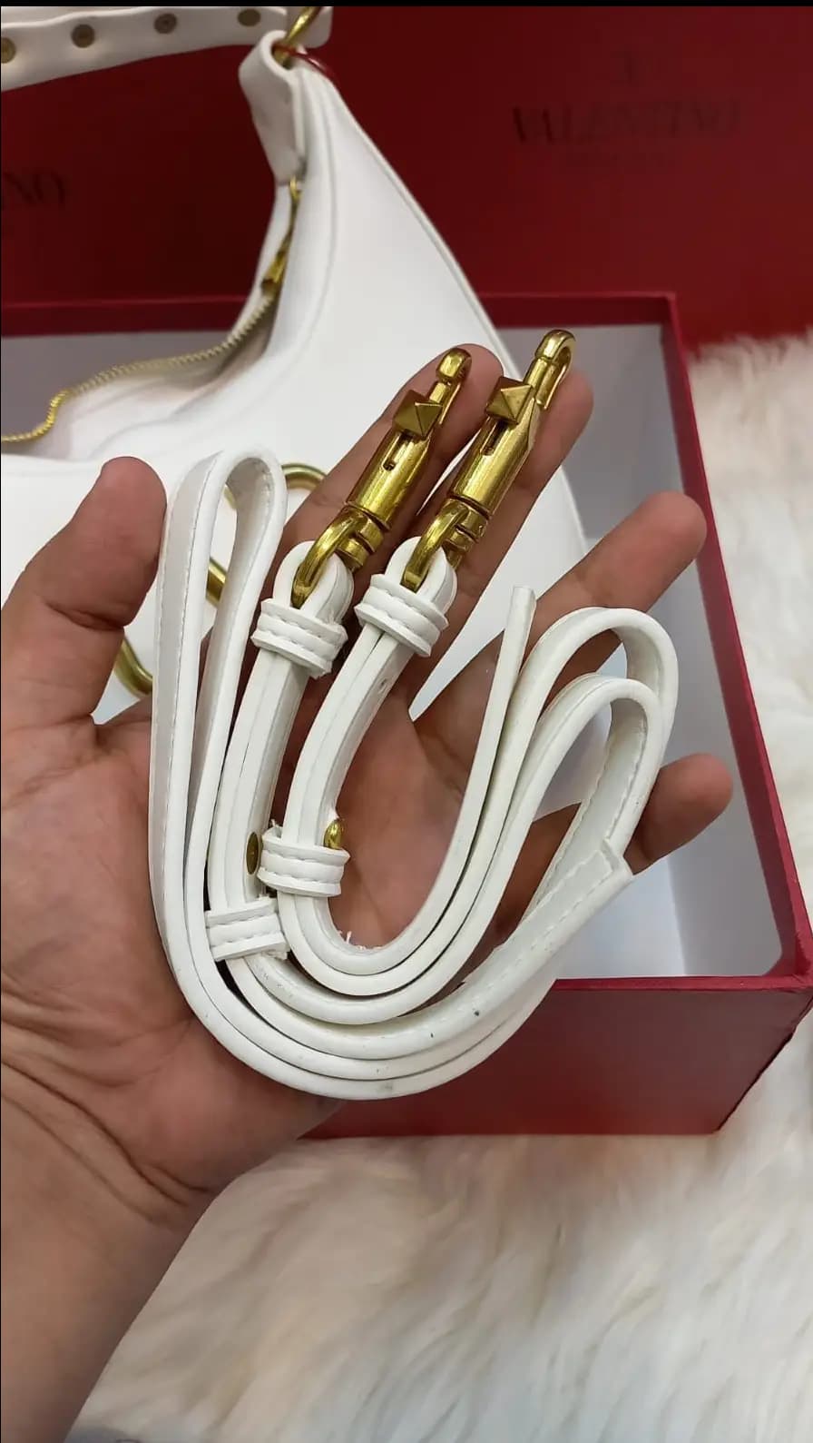 VALENTINO GARAVANI Code-007